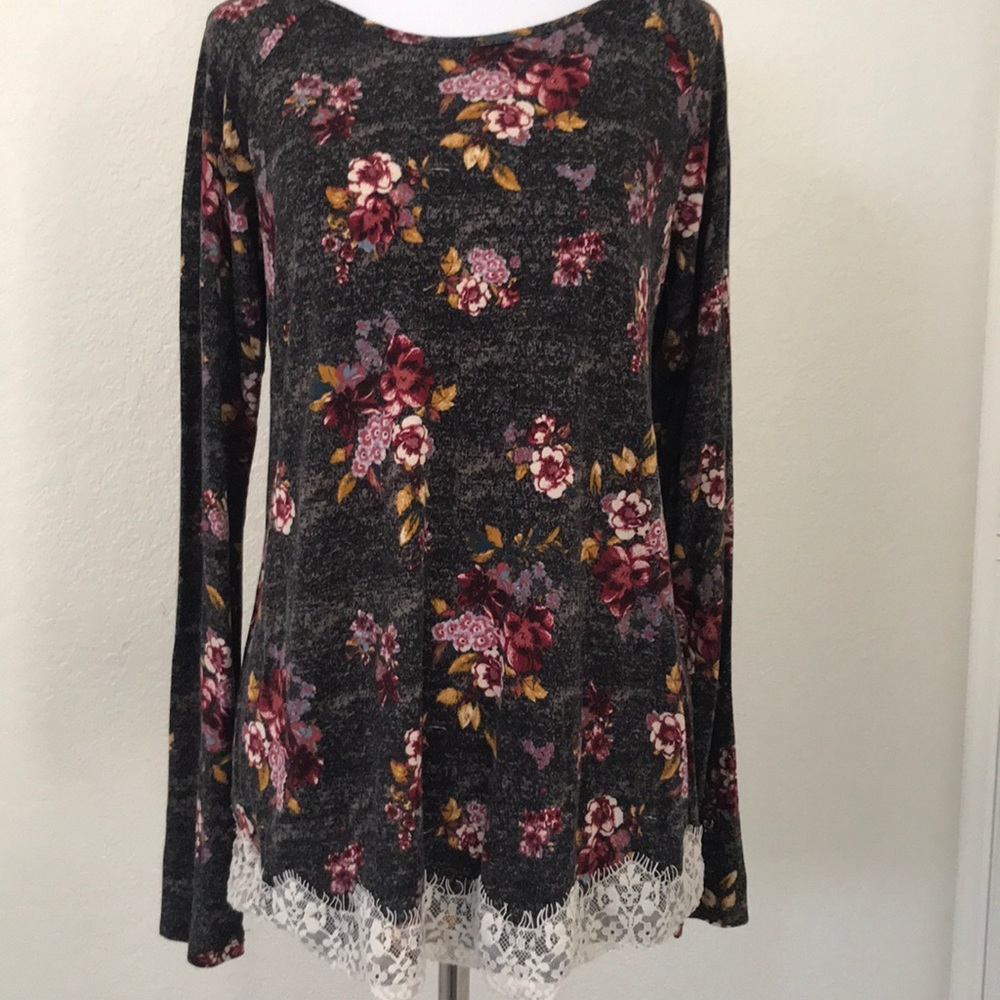 Rewind floral top size L